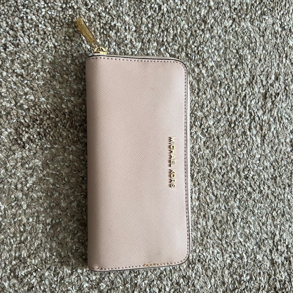 Michael Kors baby Pink Wallet